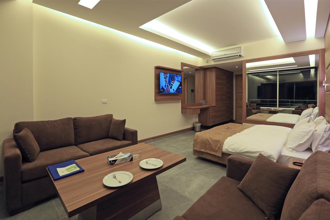 Ibiza Hotel Jounieh Εξωτερικό φωτογραφία